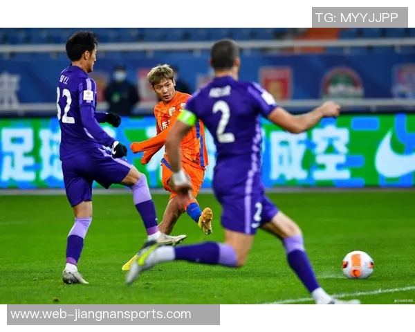 整治足球行业乱象13家俱乐部受罚陈戌源李铁等73人终身禁足